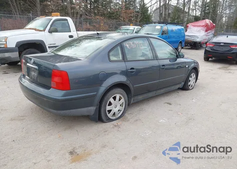 2000 Volkswagen Passat Gls from USA, damaged, VIN WVWMA23B8YP162940